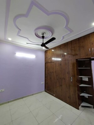 Room in 2 BHK Builder Floor at Laxman Chowk – for Rent