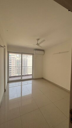 3.5 BHK + Servant Room Apartment For Rent in Pareena The Elite Residences