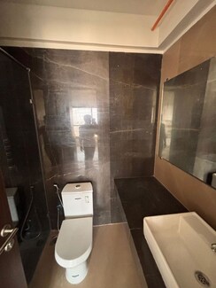 2 BHK Apartment For Rent in Ruparel Ariana