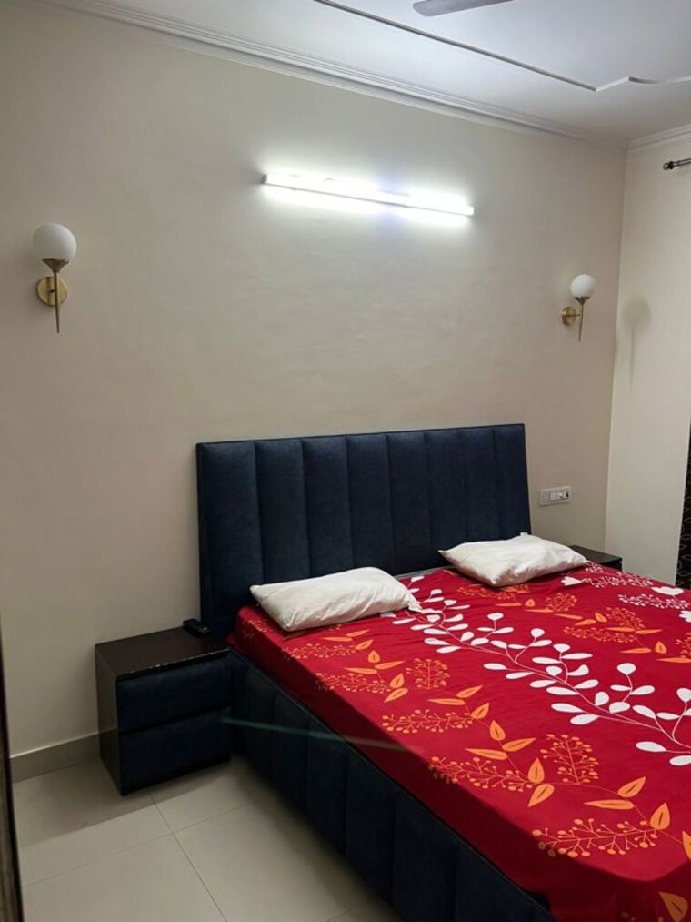 Bedroom, penta-homes 2 Bedroom 900 Sq.Ft. Apartment In Vip Road Zirakpur 10388164