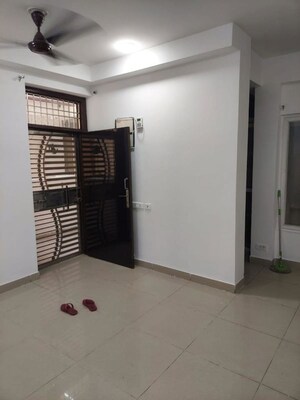 Room in 2.5 BHK Apartment at Eros Sampoornam, Sector 2 Greater Noida – for Sale