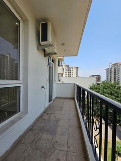2.5 BHK + Study Room Apartment For Rent in Emaar Emerald Estate