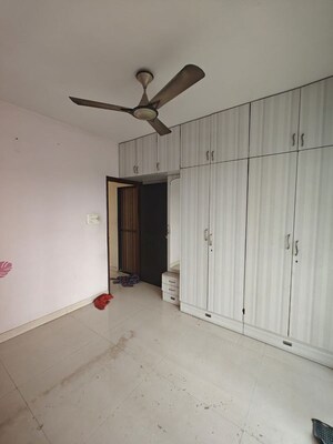 Room in 2 BHK Apartment at Kopar Khairane – for Rent