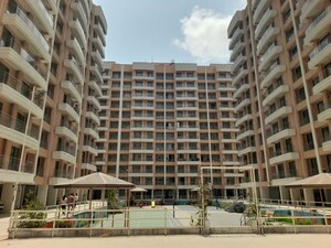 2 BHK Apartment – Exterior View View at Goregaon West - for Rent