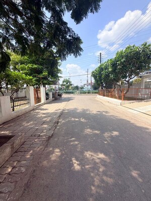 Parking in 2 BHK Independent House at Eldeco ii – for Sale
