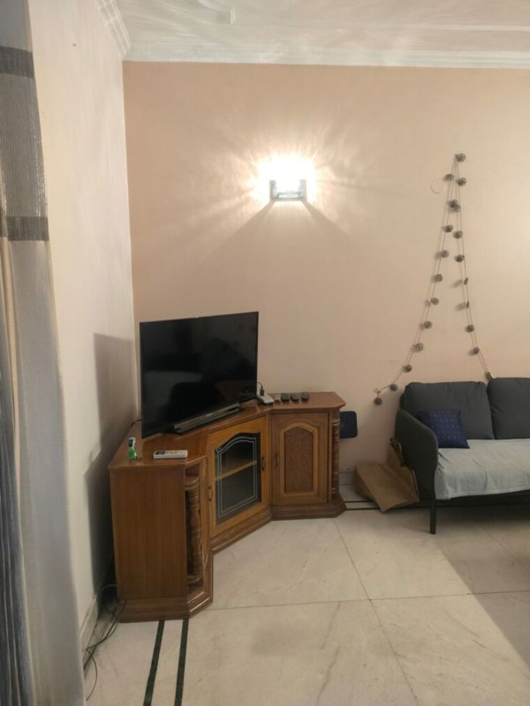 Living Room, lajpat nagar i 1 Bedroom 900 Sq.Ft. Builder Floor In Lajpat Nagar I Delhi 10388274