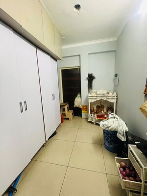 Kitchen in 3.5 BHK Apartment at Gaur City 2 - 10th Avenue, Sector 16c Greater Noida – for Sale