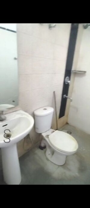 Bathroom in 6 BHK Independent House at Ansal Sushant Floors, Sushant Lok ii – for Sale