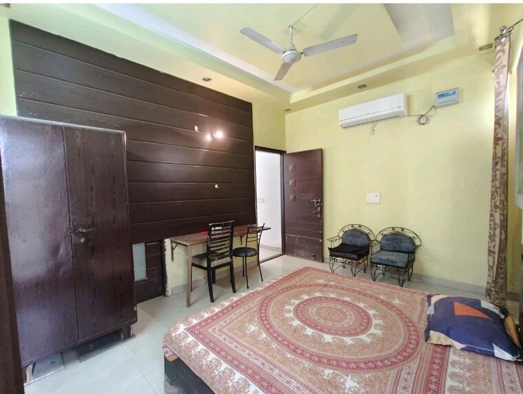 Bedroom, sector 121 5 Bedroom 2500 Sq.Ft. Independent House In Sector 121 Noida 10388299