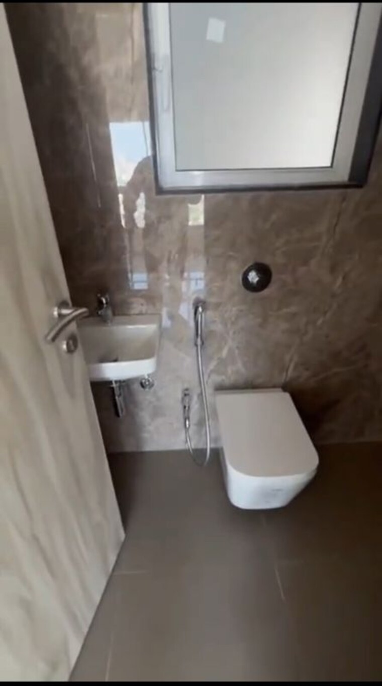 Bathroom, haware-intelligentia-axis 2.5 Bedroom 856 Sq.Ft. Apartment In Borivali East Mumbai 10388309