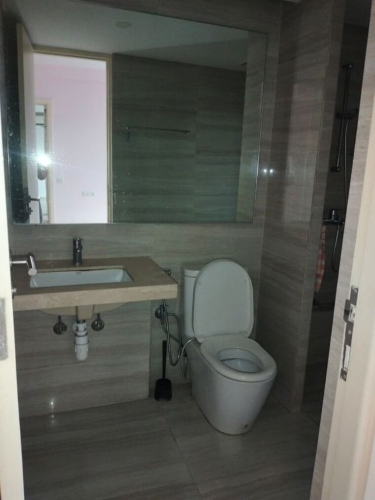 Bathroom, hiranandani-eagleridge-wing-a 2 Bedroom 950 Sq.Ft. Apartment In Thane West Thane 10388313