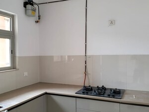 Furnished Amenities in 2 BHK Apartment at Hiranandani Eagleridge Wing A, Thane West – for Rent