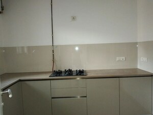 Furnished Amenities in 2 BHK Apartment at Hiranandani Eagleridge Wing A, Thane West – for Rent