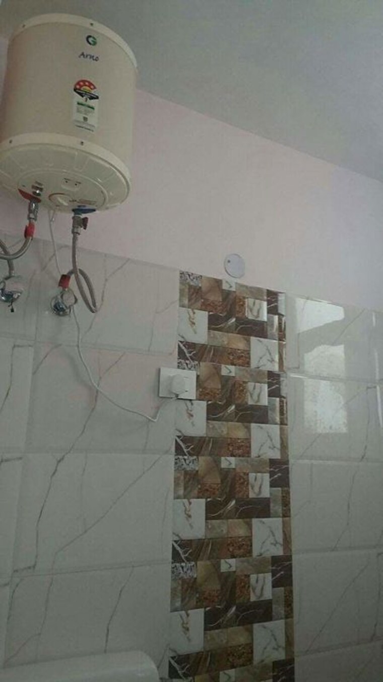 Bathroom, sector 52 2 Bedroom 1000 Sq.Ft. Builder Floor In Sector 52 Gurgaon 10388318