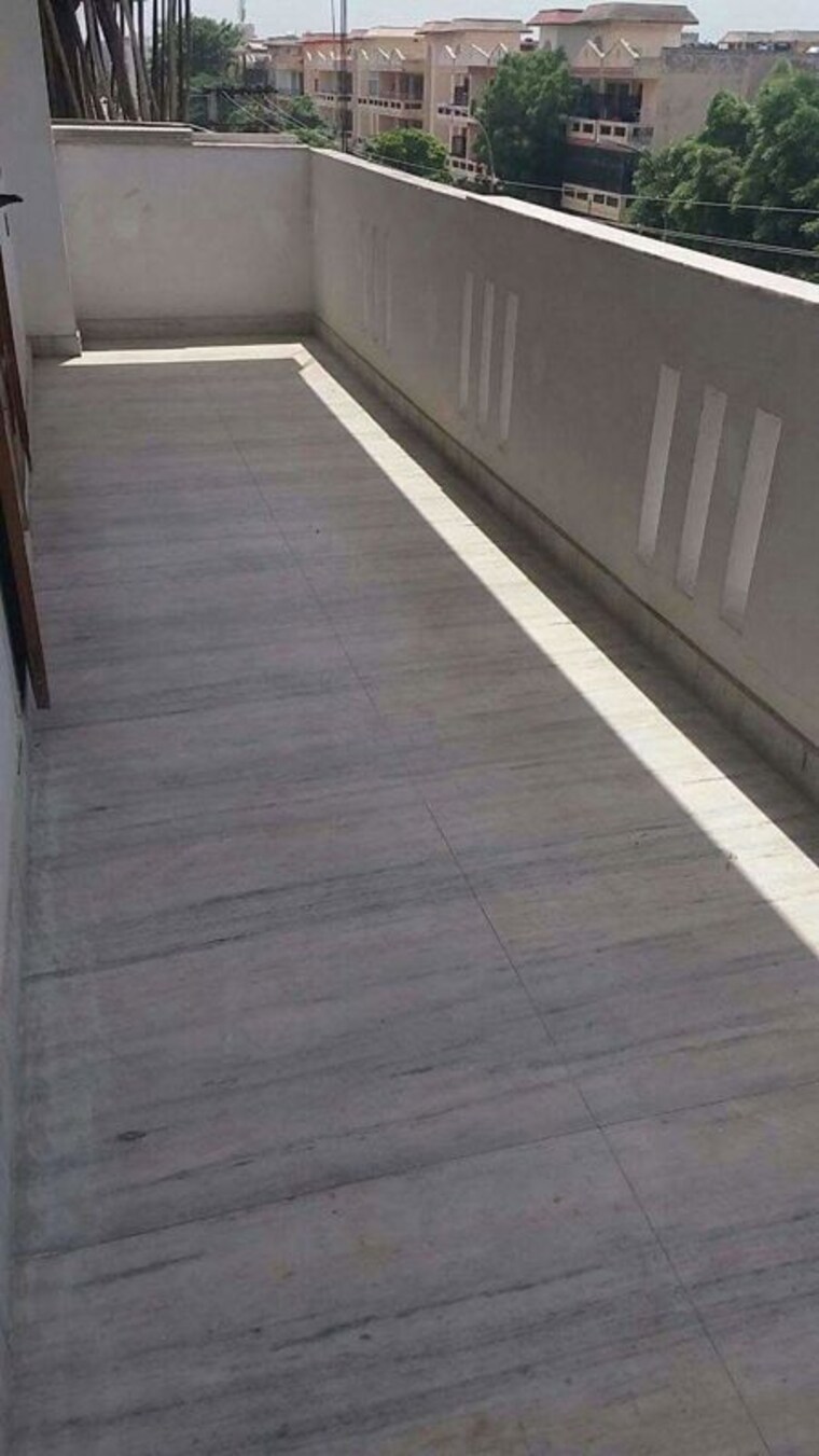 Balcony, sector 52 2 Bedroom 1000 Sq.Ft. Builder Floor In Sector 52 Gurgaon 10388318
