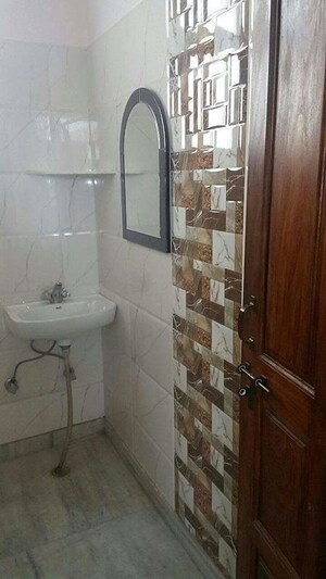 Bathroom in 2 BHK Builder Floor at Sector 52 – for Rent