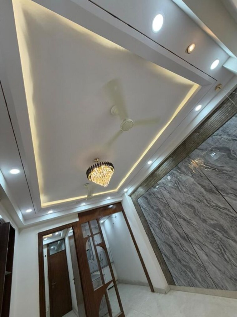 Balcony, sector 73 3 Bedroom 1450 Sq.Ft. Builder Floor In Sector 73 Noida 10388351