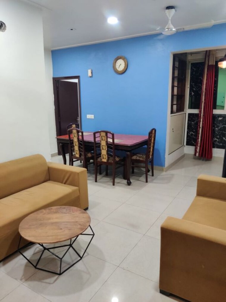 Living Room, gaur-city-2-11th-avenue 4 Bedroom 1880 Sq.Ft. Apartment In Sector 16c Greater Noida Greater Noida 10388364