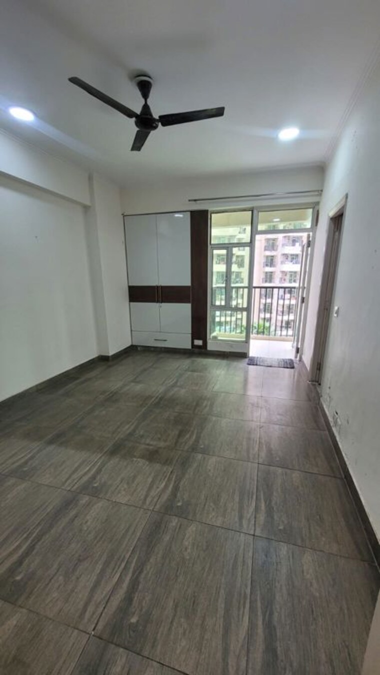 Room, gaur-city-2-11th-avenue 4 Bedroom 1880 Sq.Ft. Apartment In Sector 16c Greater Noida Greater Noida 10388364