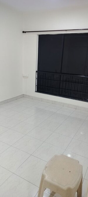 Room in 2 BHK Apartment at Montreal Tower, Andheri West – for Rent