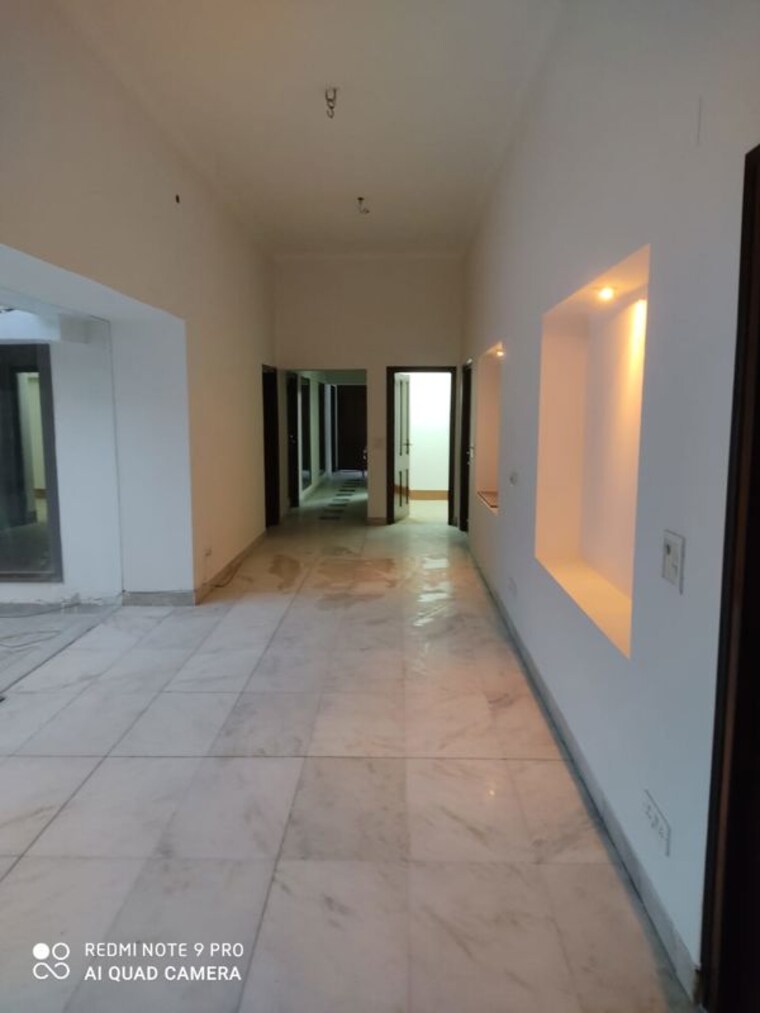 Room, hauz khas enclave 6+ Bedroom 1100 Sq.Yd. Builder Floor In Hauz Khas Enclave Delhi 10388386