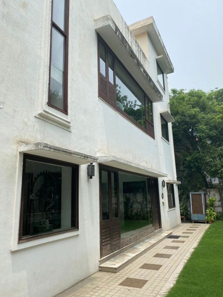 Exterior View, hauz khas enclave 6+ Bedroom 1100 Sq.Yd. Builder Floor In Hauz Khas Enclave Delhi 10388386