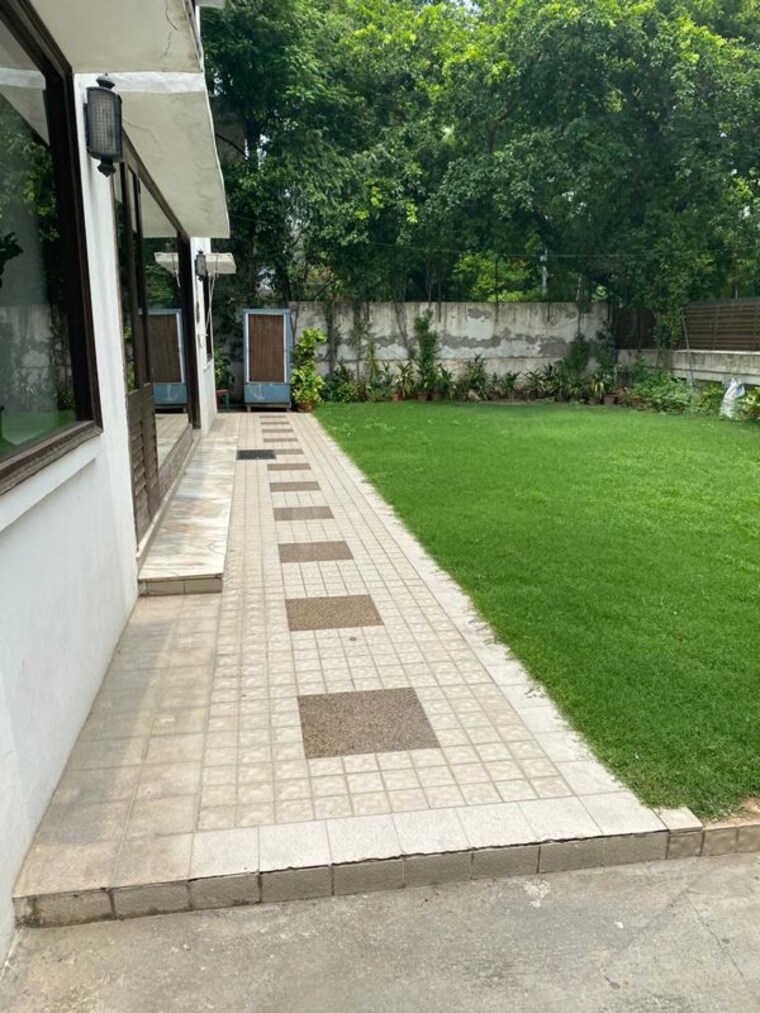 Balcony, hauz khas enclave 6+ Bedroom 1100 Sq.Yd. Builder Floor In Hauz Khas Enclave Delhi 10388386