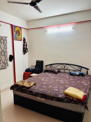 Bedroom in 2 BHK Builder Floor at Pandri – for Rent