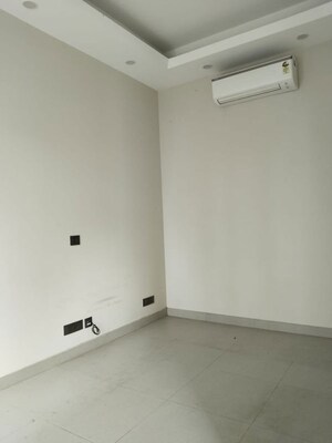 Room in 2 BHK Builder Floor at Malviya Nagar – for Rent