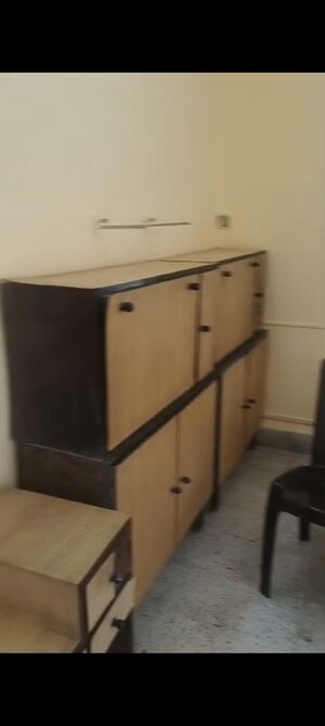 Furnished Amenities in 2 BHK Apartment at Swastik Park, Chembur – for Rent