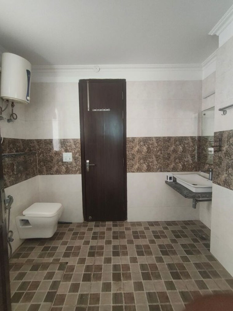 Bathroom, medi city 3 Bedroom 263 Sq.Ft. Builder Floor In Medi City Gurgaon 10388480