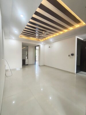 Room in 3 BHK Builder Floor at Medi City – for Rent