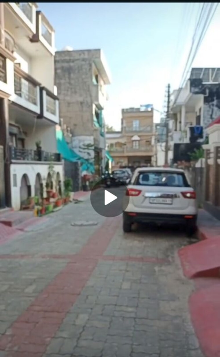  Parking, indira nagar 4 Bedroom 1000 Sq.Ft. Independent House In Indira Nagar Lucknow 10388501