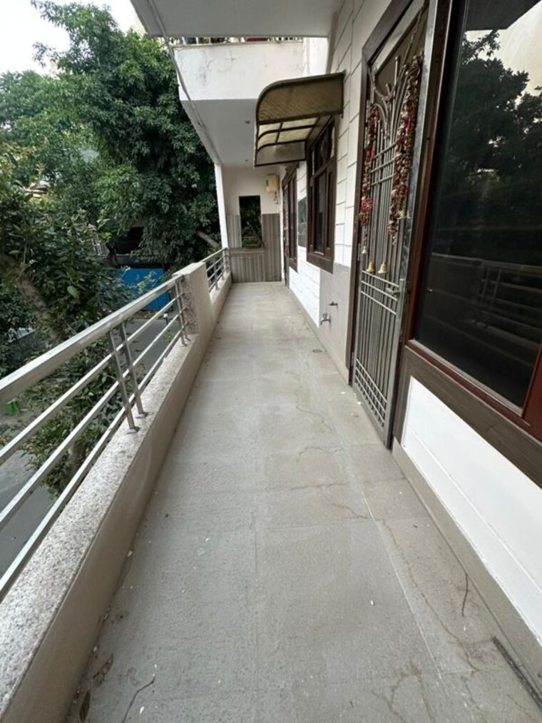 Balcony, ss-mayfield-gardens 3 Bedroom 1800 Sq.Ft. Builder Floor In Sector 51 Gurgaon 10388511