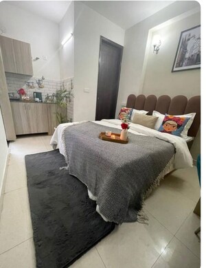 Bedroom in Studio Builder Floor at South City 1 – for Rent