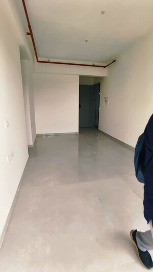 Room in 2 BHK Apartment at Damji Shamji Mahavir Spring Tulip Phase 1, Pokhran Road No Two – for Rent