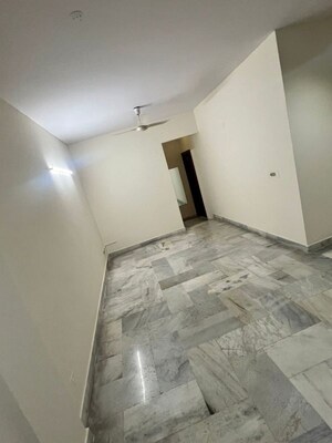 Room in 2 BHK Builder Floor at Panchsheel Park – for Rent