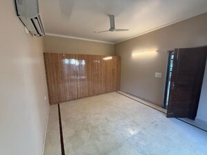 Room in 5 BHK Villa at Eros Rosewood City, Sector 49 – for Sale
