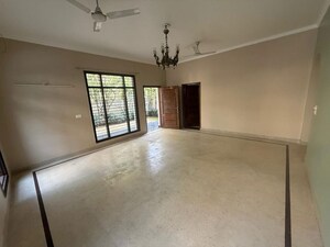 Room in 5 BHK Villa at Eros Rosewood City, Sector 49 – for Sale