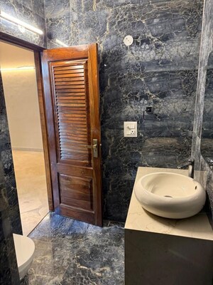 Bathroom in 5 BHK Villa at Eros Rosewood City, Sector 49 – for Sale