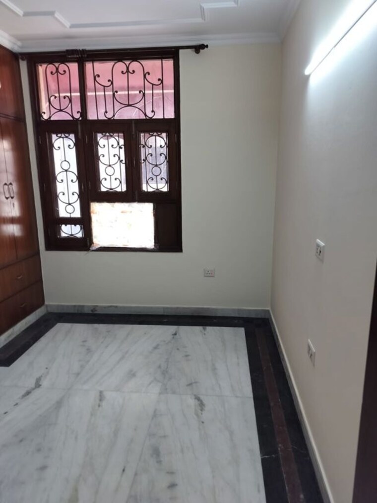 Room, east of kailash 2 Bedroom 1200 Sq.Ft. Builder Floor In East Of Kailash Delhi 10388541