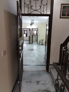 2 BHK Builder Floor For Rent in East Of Kailash