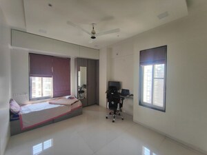 Room in 2 BHK Apartment at Sainath Palmarius, Baner – for Rent