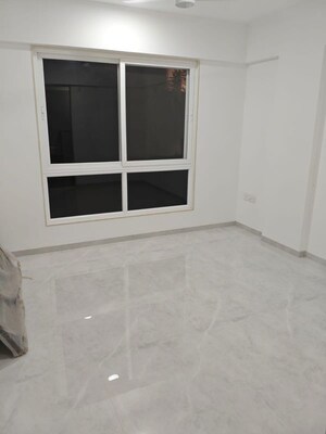 Room in 3 BHK Apartment at Apollo Square, Lulla Nagar – for Rent