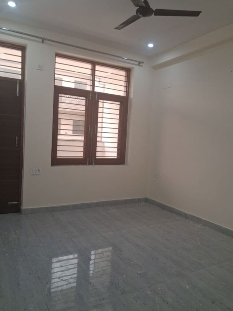 Room, rajendra colony 3.5 Bedroom 2250 Sq.Ft. Builder Floor In Rajendra Colony Faridabad 10388577