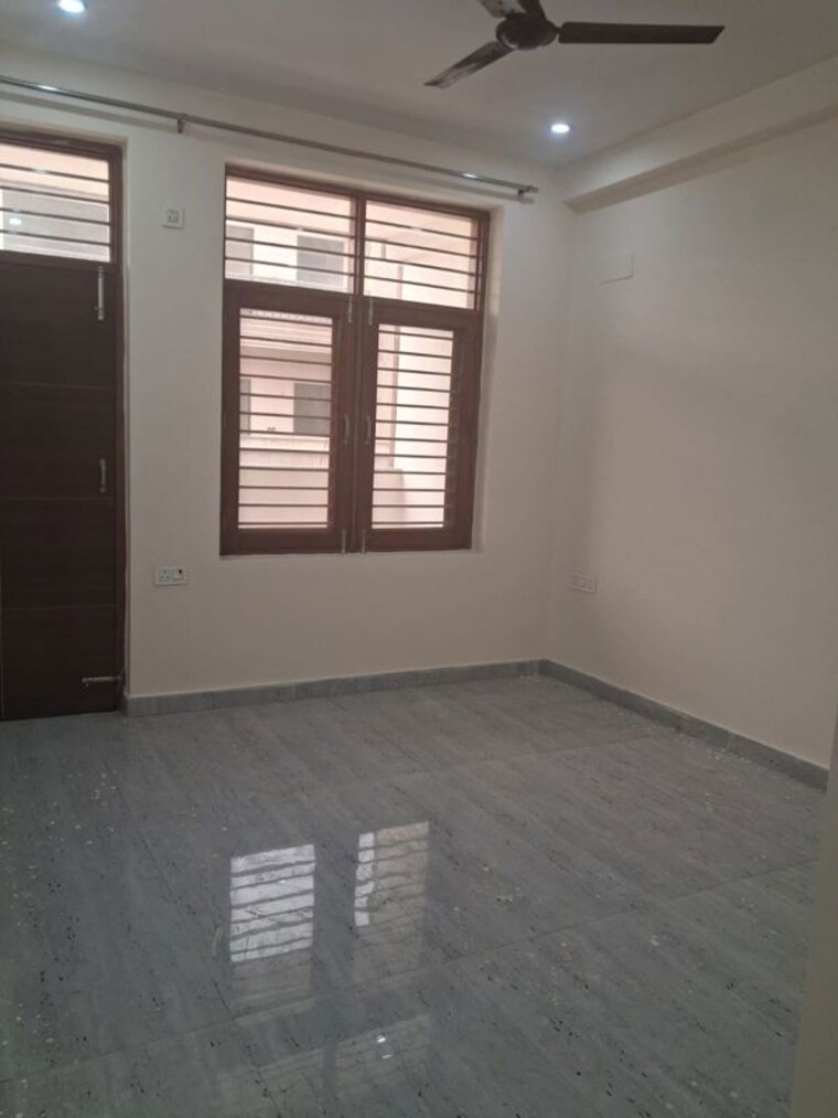 Room, rajendra colony 3.5 Bedroom 2250 Sq.Ft. Builder Floor In Rajendra Colony Faridabad 10388577