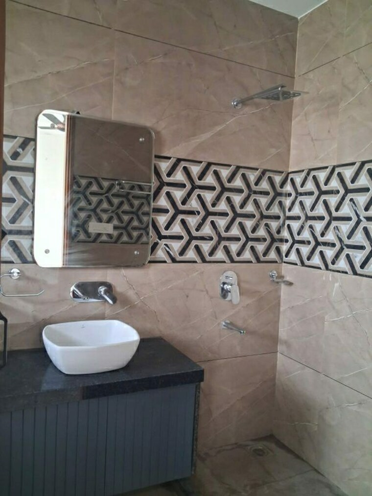 Bathroom, hbh colony 4 Bedroom 2250 Sq.Ft. Builder Floor In Hbh Colony Faridabad 10388579