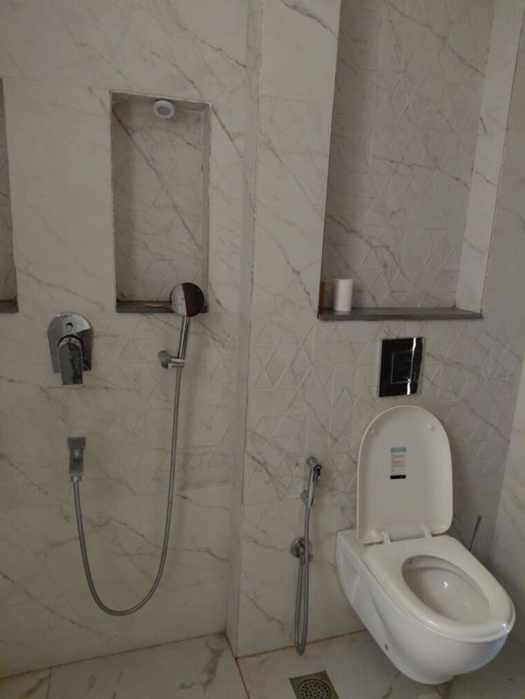 Bathroom, indira colony 2 2 Bedroom 1050 Sq.Ft. Builder Floor In Indira Colony 2 Gurgaon 10388592