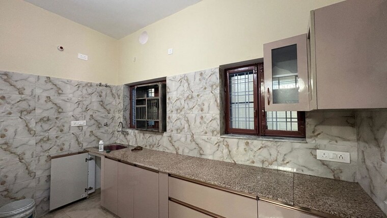 Kitchen, dalanwala 2 Bedroom 1700 Sq.Ft. Builder Floor In Dalanwala Dehradun 10368422