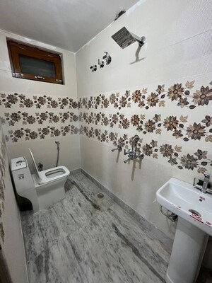 Bathroom in 1 BHK Builder Floor at Kulhan – for Rent